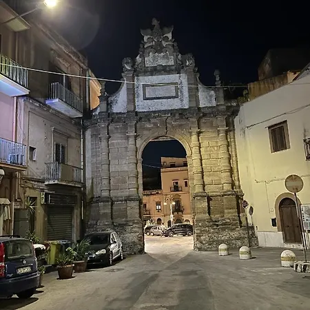 Porta Palermo Centro 2 *